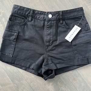 PacSun Ultra High Rise Cargo Short Size 25. Black Beauty wash. NWT